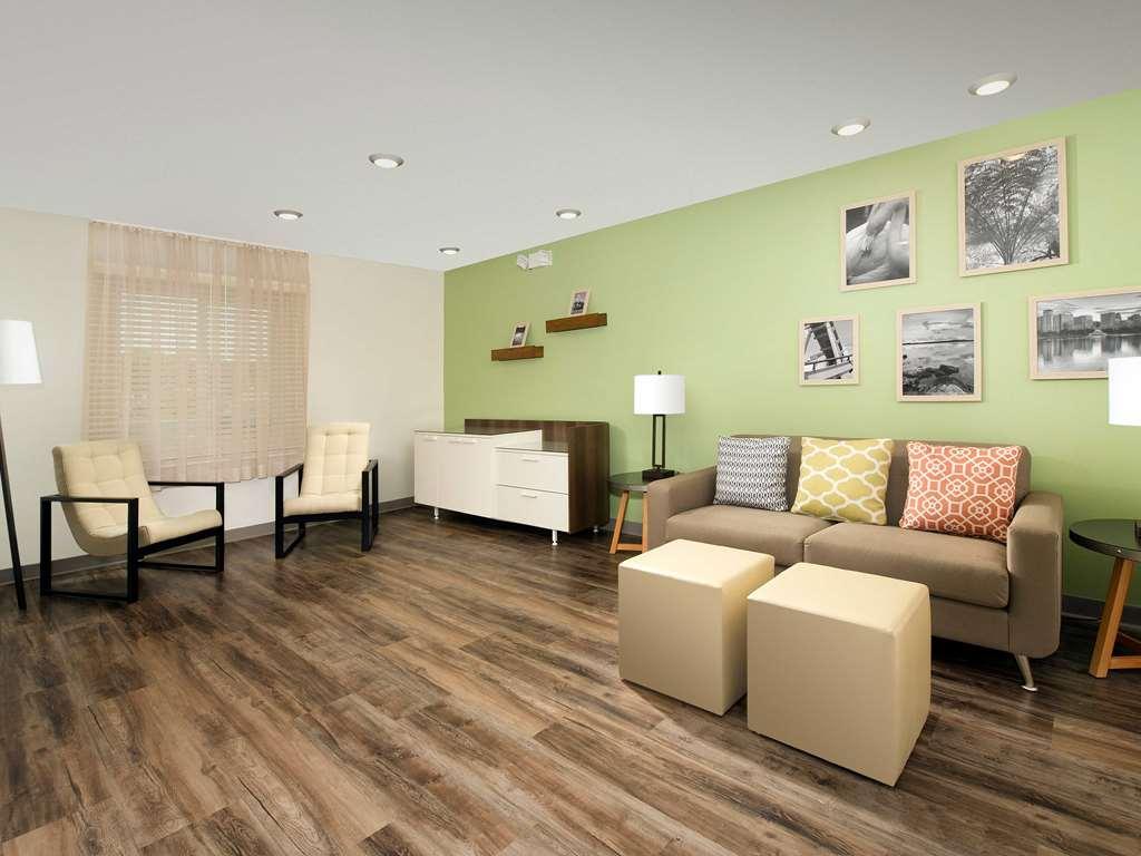 Woodspring Suites Providence Interior photo
