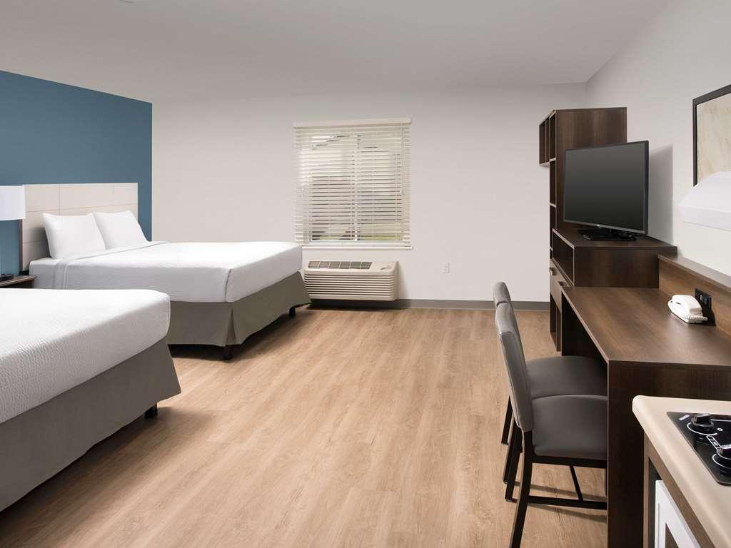 Woodspring Suites Providence Room photo