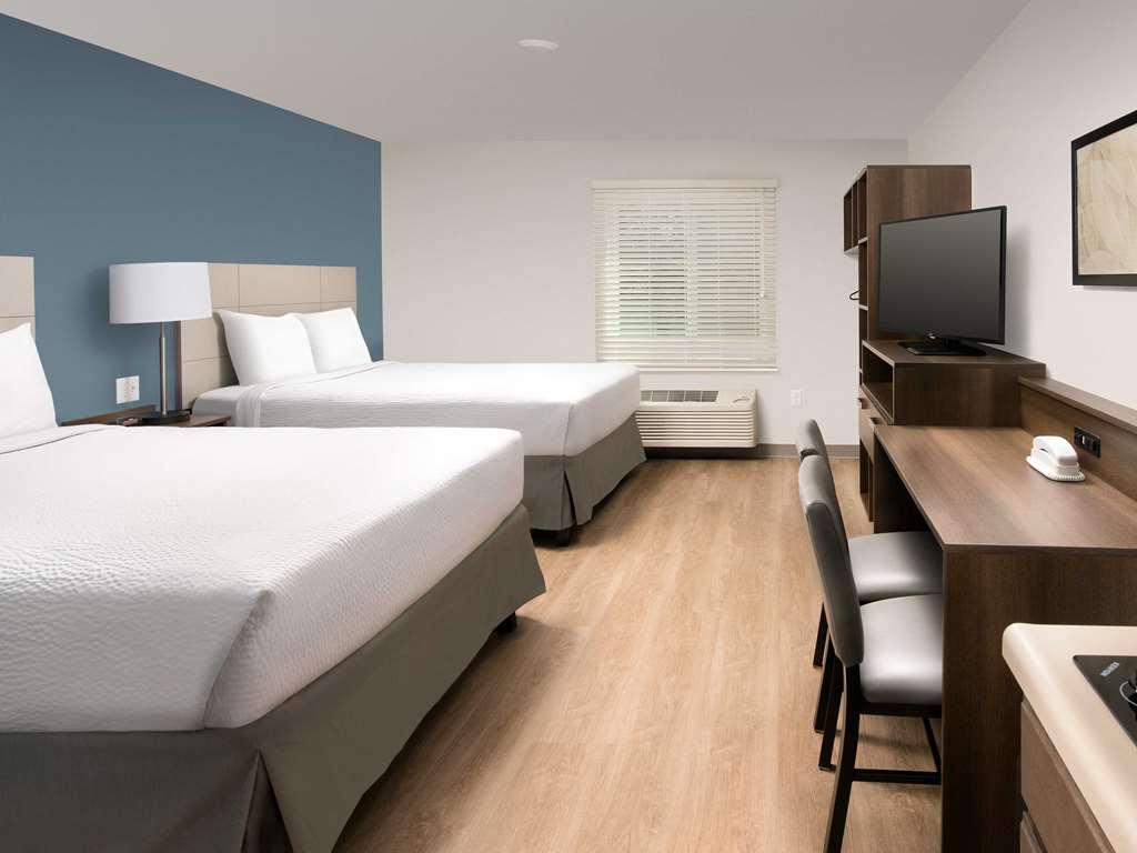 Woodspring Suites Providence Room photo